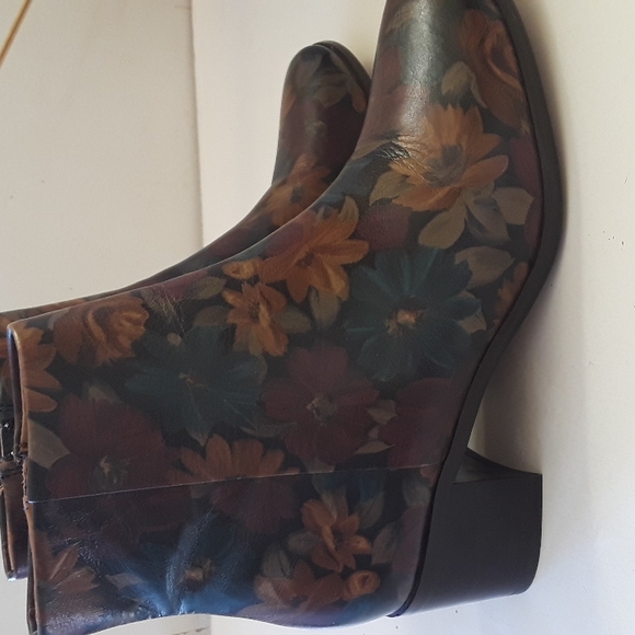 Women's Patricia Nash Floral Print Rain Boots Size 5 1/2 - Picture 4 of 10